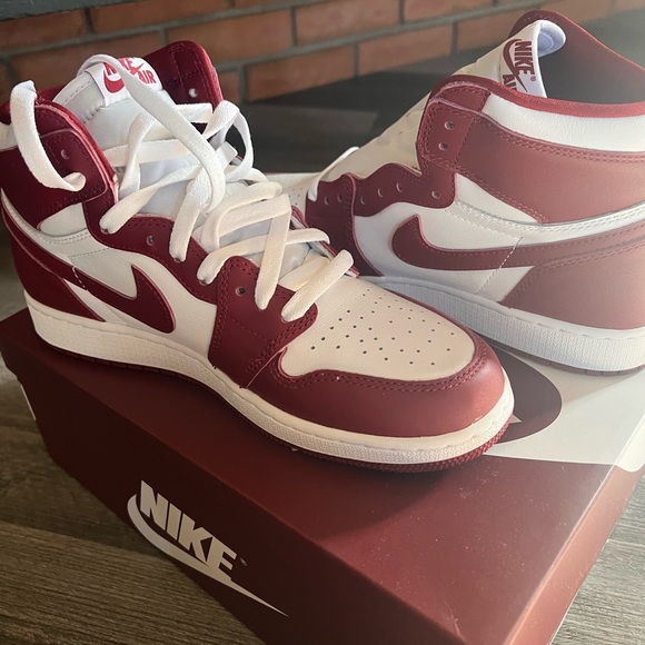 AIR JORDAN RETRO burgundy - Picture 2 of 6